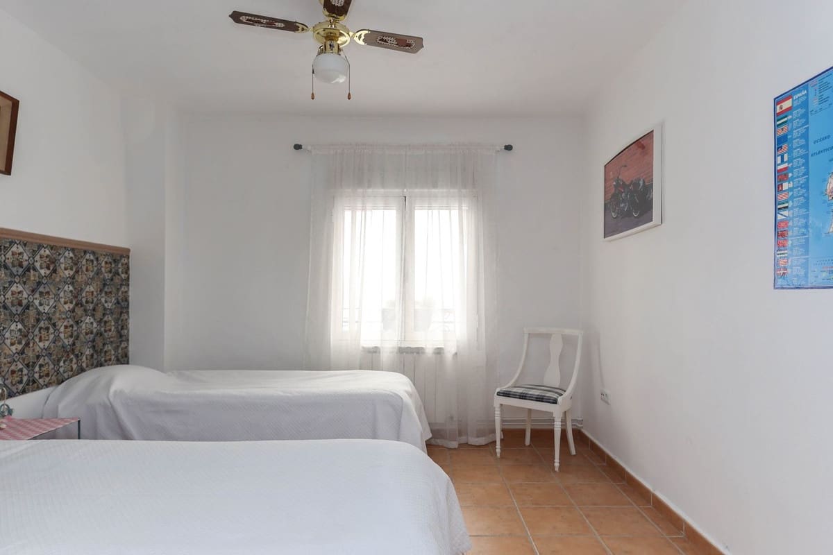 6 slaapkamer Hotel te koop in Tolox - € 260.000 (Ref: 8744256)