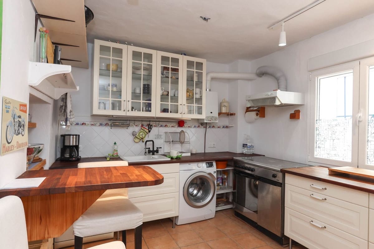 6 quarto Hotel para venda em Tolox - 260 000 € (Ref: 8744256)