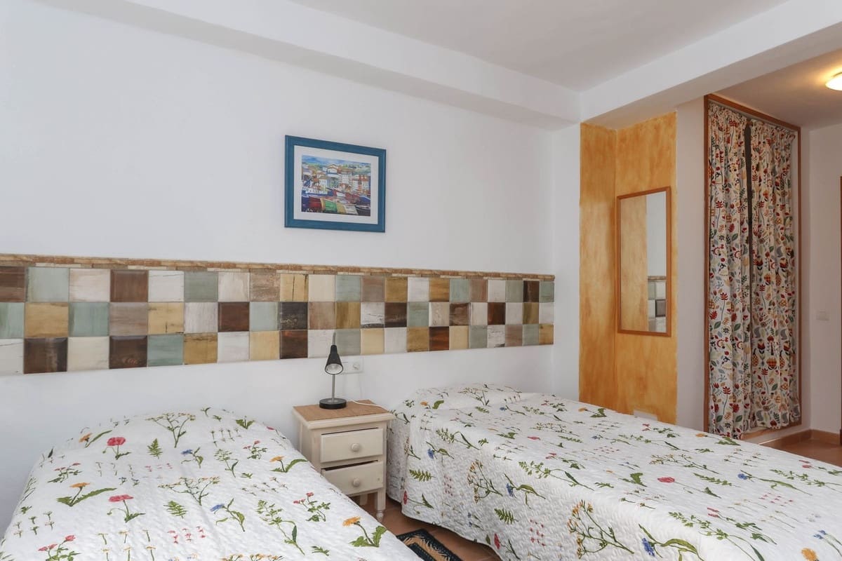 6 quarto Hotel para venda em Tolox - 260 000 € (Ref: 8744256)