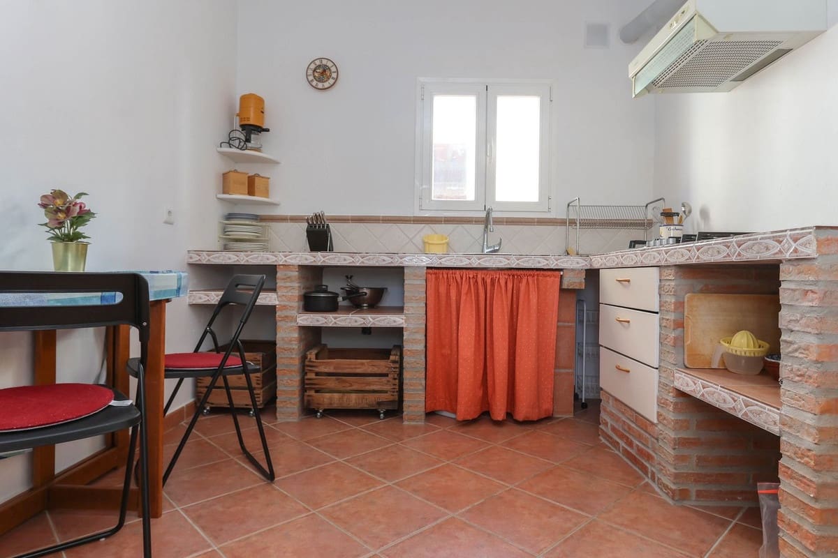 6 quarto Hotel para venda em Tolox - 260 000 € (Ref: 8744256)