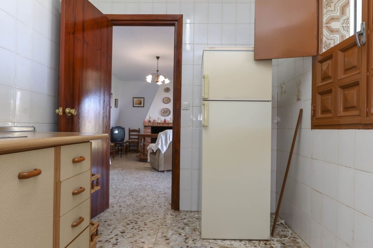 2 soveværelse Finca/Landehus til salg i Guaro med swimmingpool garage - € 330.000 (Ref: 8787296)