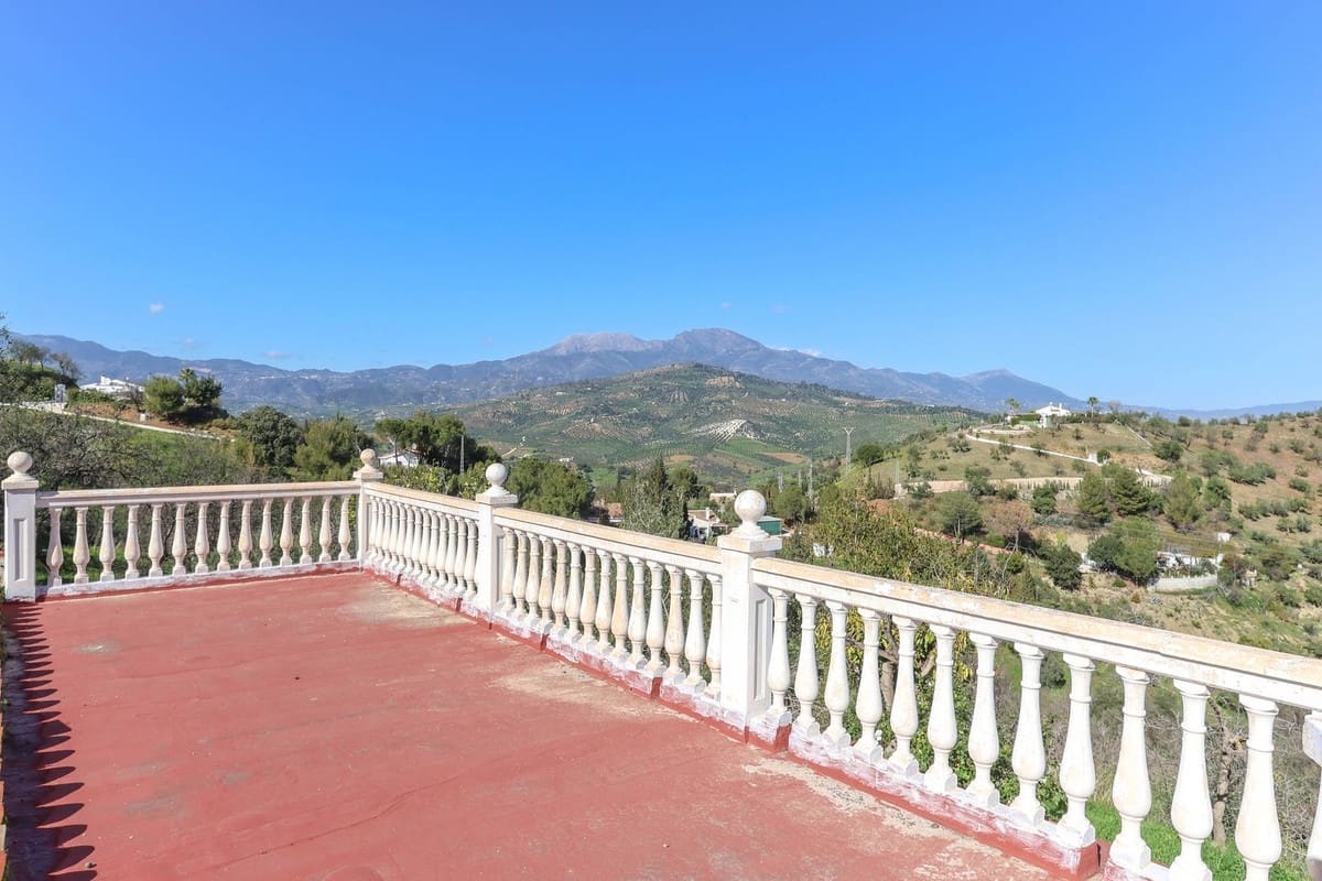 2 soveværelse Finca/Landehus til salg i Guaro med swimmingpool garage - € 330.000 (Ref: 8787296)