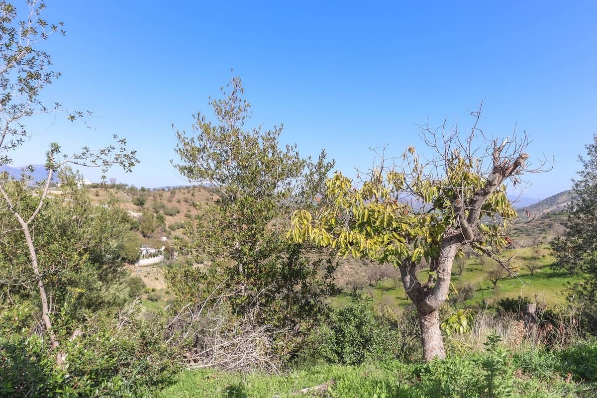 2 soveværelse Finca/Landehus til salg i Guaro med swimmingpool garage - € 330.000 (Ref: 8787296)