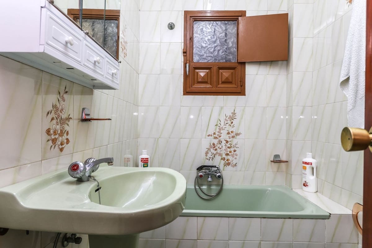 2 slaapkamer Finca/Landhuis te koop in Guaro met zwembad garage - € 330.000 (Ref: 8787296)