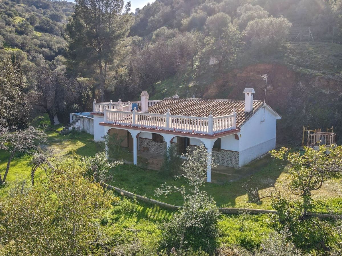 2 slaapkamer Finca/Landhuis te koop in Guaro met zwembad garage - € 330.000 (Ref: 8787296)