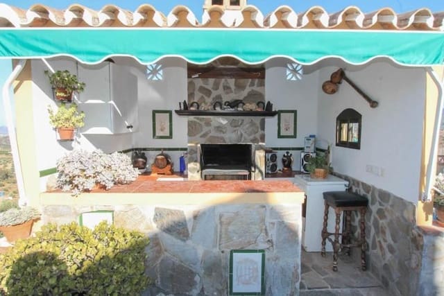 Chalet de 3 habitaciones en Guaro en venta con garaje - 525.000 € (Ref: 8790234)