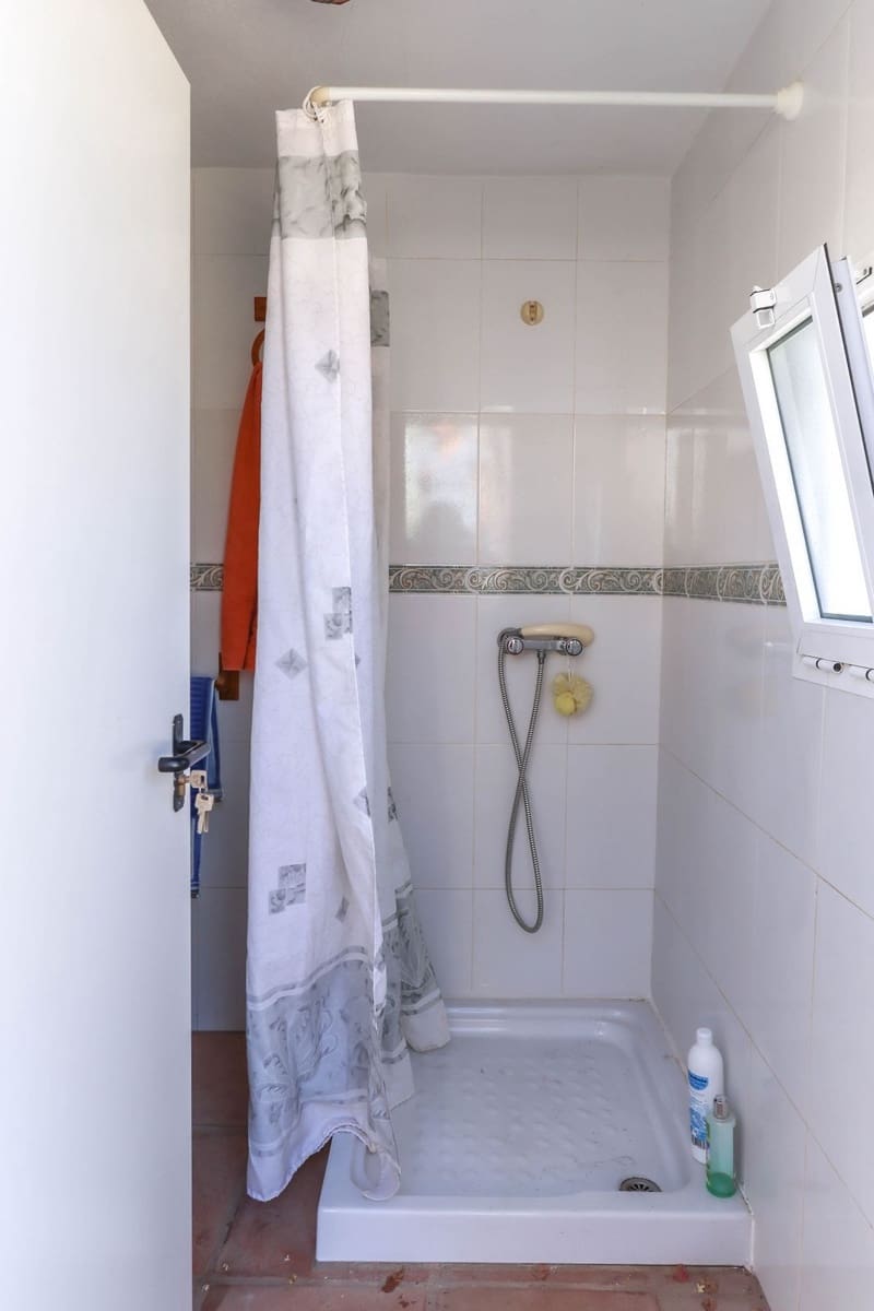 3 soveværelse Villa til salg i Guaro med garage - € 525.000 (Ref: 8790234)