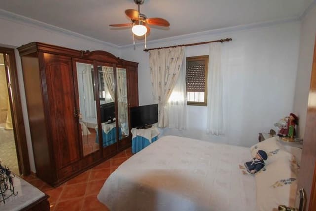 3 bedroom Villa for sale in Guaro with garage - € 525,000 (Ref: 8790234)