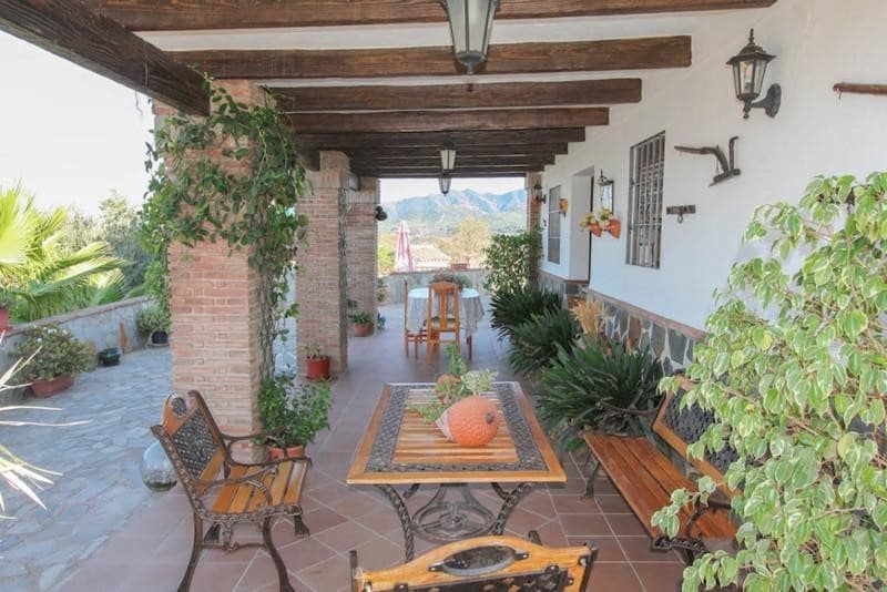 3 bedroom Villa for sale in Guaro with garage - € 525,000 (Ref: 8790234)