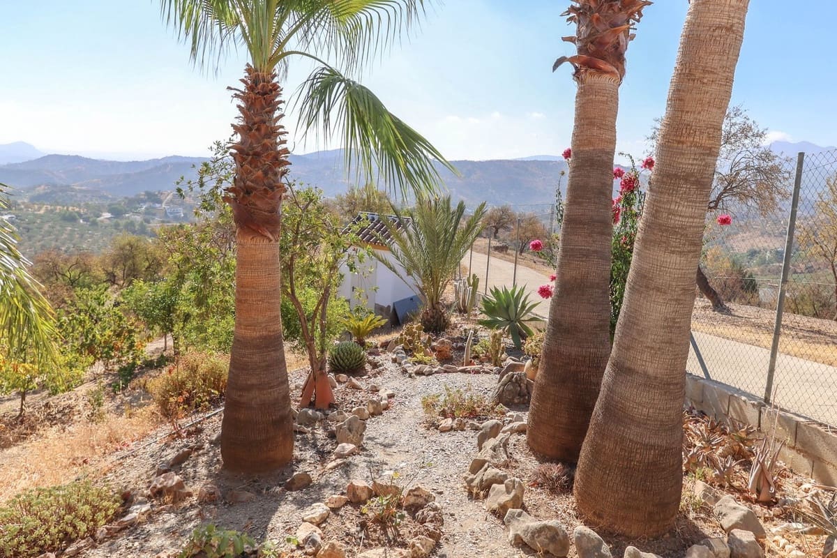 3 bedroom Villa for sale in Guaro with garage - € 525,000 (Ref: 8790234)