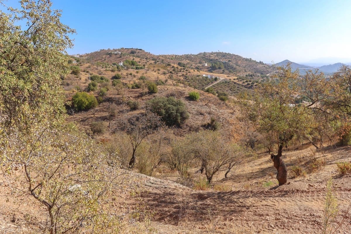 3 bedroom Villa for sale in Guaro with garage - € 525,000 (Ref: 8790234)