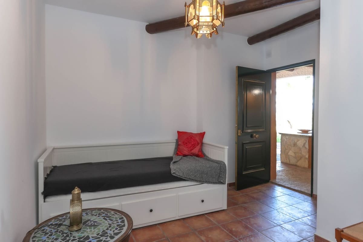 6 sypialnia Willa na sprzedaż w Alhaurin el Grande z basenem garażem - 1 445 000 € (Ref: 8790235)