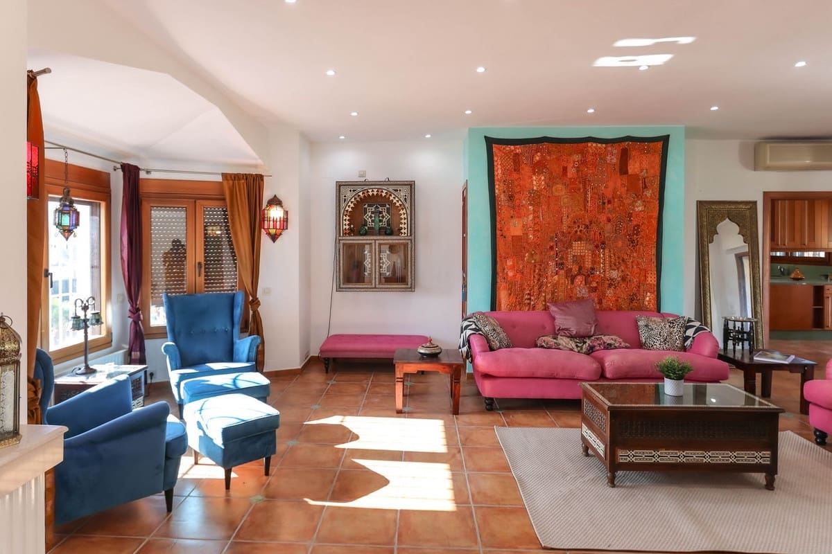 6 sypialnia Willa na sprzedaż w Alhaurin el Grande z basenem garażem - 1 445 000 € (Ref: 8790235)