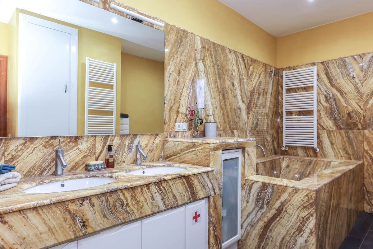 6 sypialnia Willa na sprzedaż w Alhaurin el Grande z basenem garażem - 1 445 000 € (Ref: 8790235)