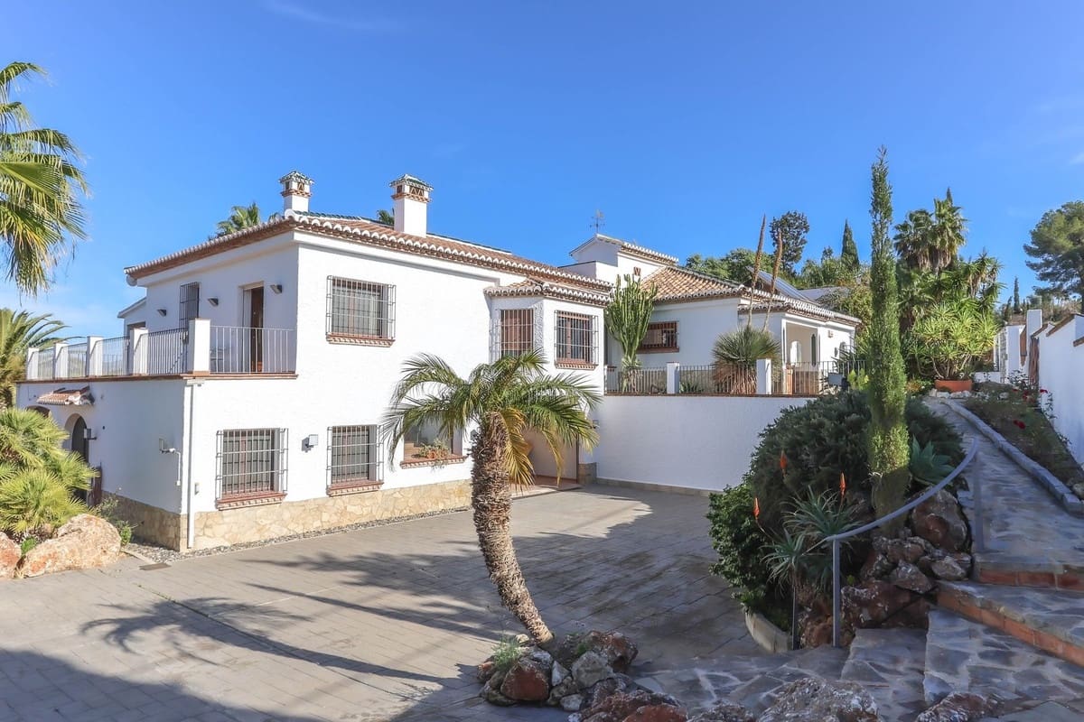 6 sypialnia Willa na sprzedaż w Alhaurin el Grande z basenem garażem - 1 445 000 € (Ref: 8790235)