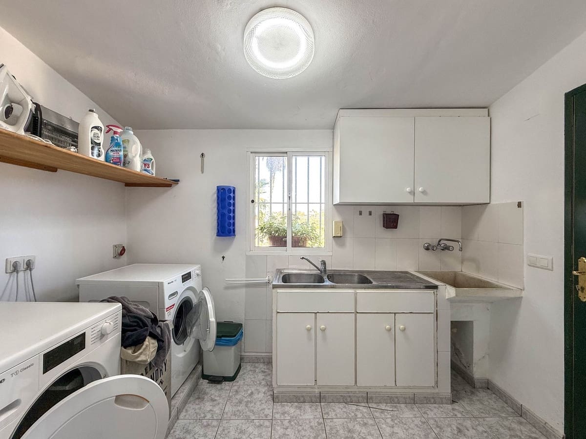 6 sypialnia Willa na sprzedaż w Alhaurin el Grande z basenem garażem - 1 445 000 € (Ref: 8790235)