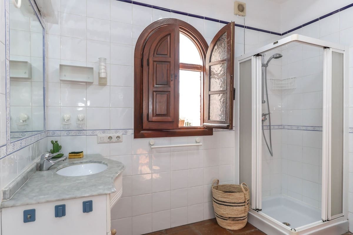 6 sypialnia Willa na sprzedaż w Alhaurin el Grande z basenem garażem - 1 445 000 € (Ref: 8790235)