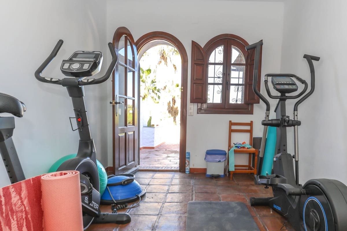 6 sypialnia Willa na sprzedaż w Alhaurin el Grande z basenem garażem - 1 445 000 € (Ref: 8790235)