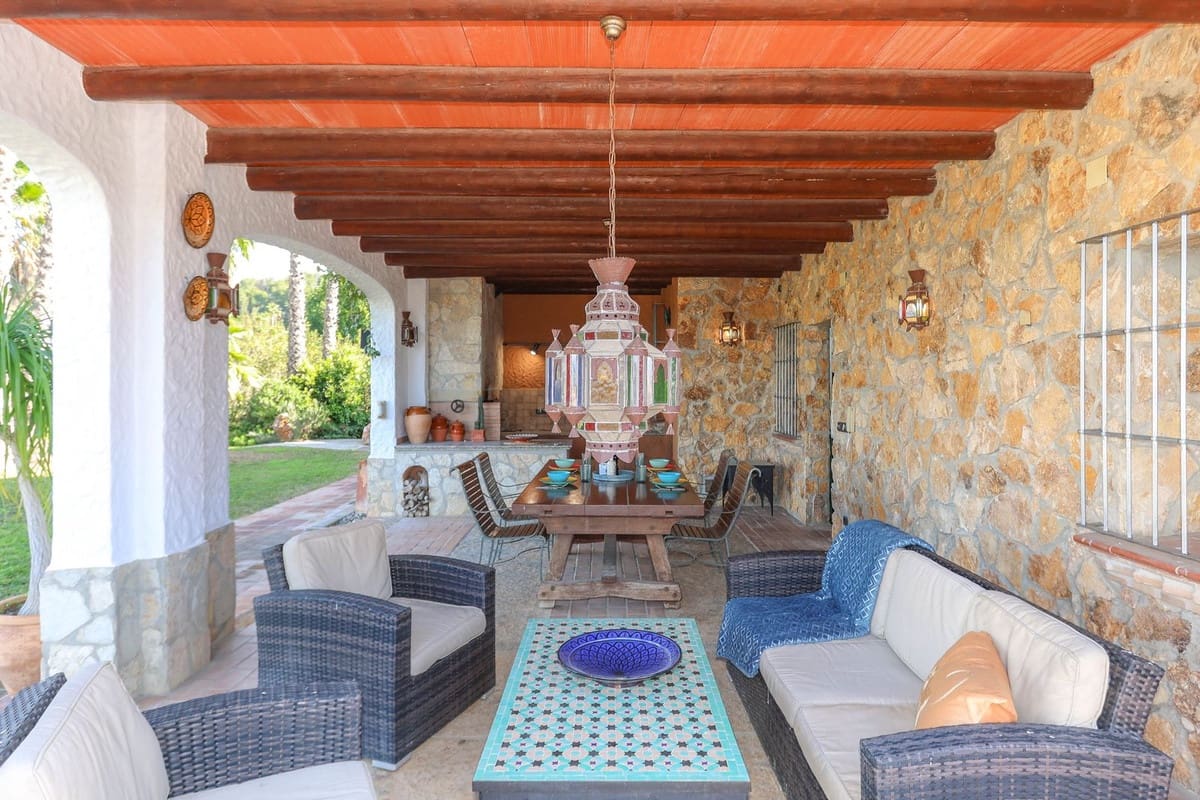 6 sypialnia Willa na sprzedaż w Alhaurin el Grande z basenem garażem - 1 445 000 € (Ref: 8790235)