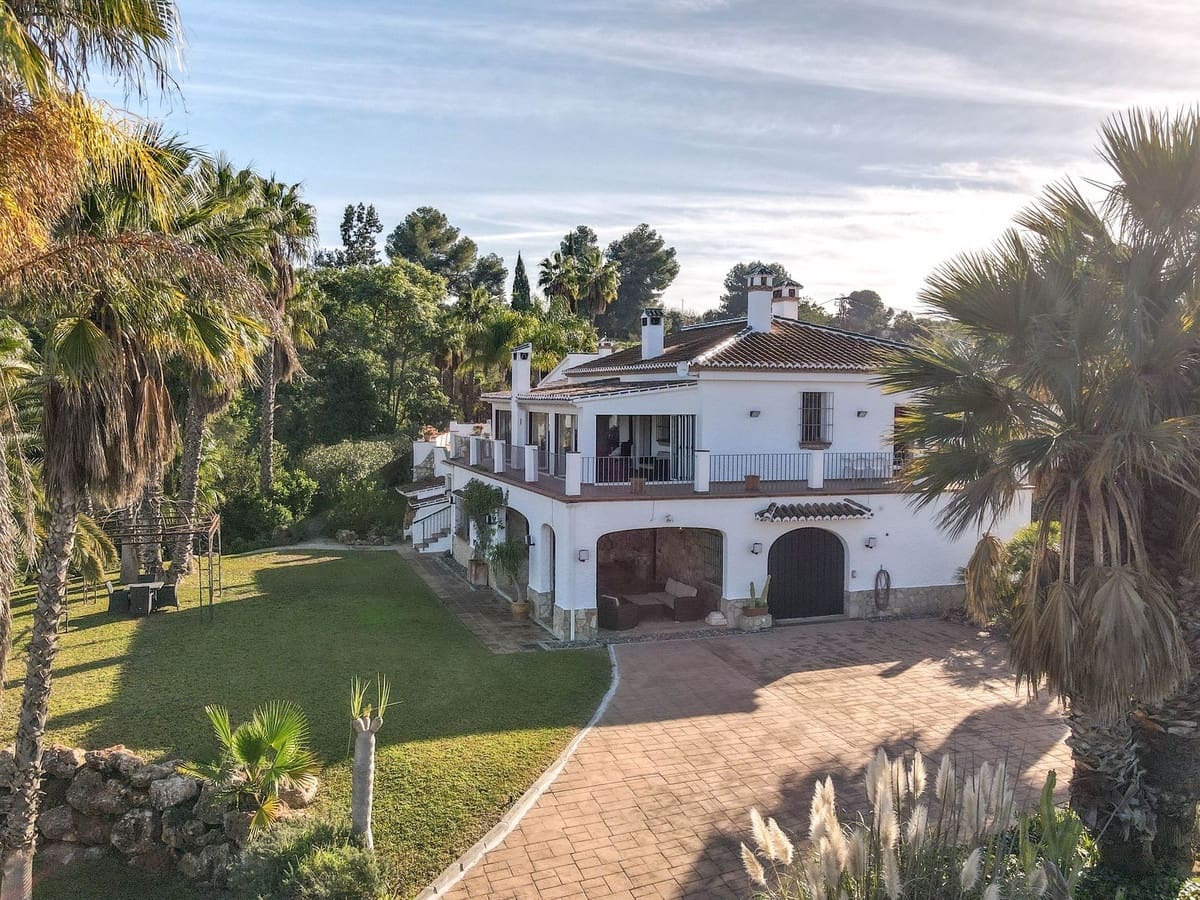 6 sypialnia Willa na sprzedaż w Alhaurin el Grande z basenem garażem - 1 445 000 € (Ref: 8790235)