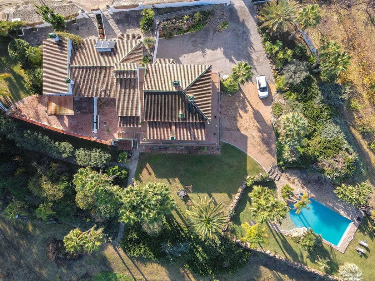 6 sypialnia Willa na sprzedaż w Alhaurin el Grande z basenem garażem - 1 445 000 € (Ref: 8790235)