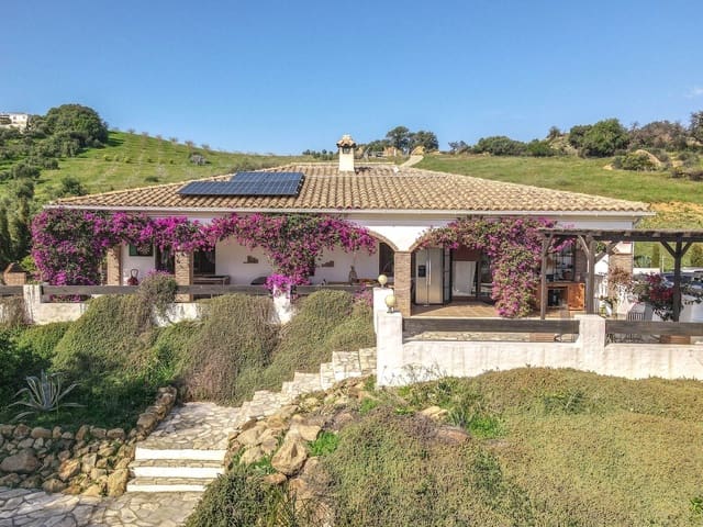 4 soveværelse Villa til salg i Alozaina med swimmingpool garage - € 690.000 (Ref: 8820798)