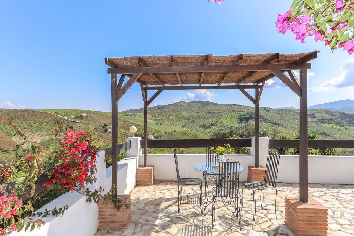 4 quarto Moradia para venda em Alozaina com piscina garagem - 690 000 € (Ref: 8820798)