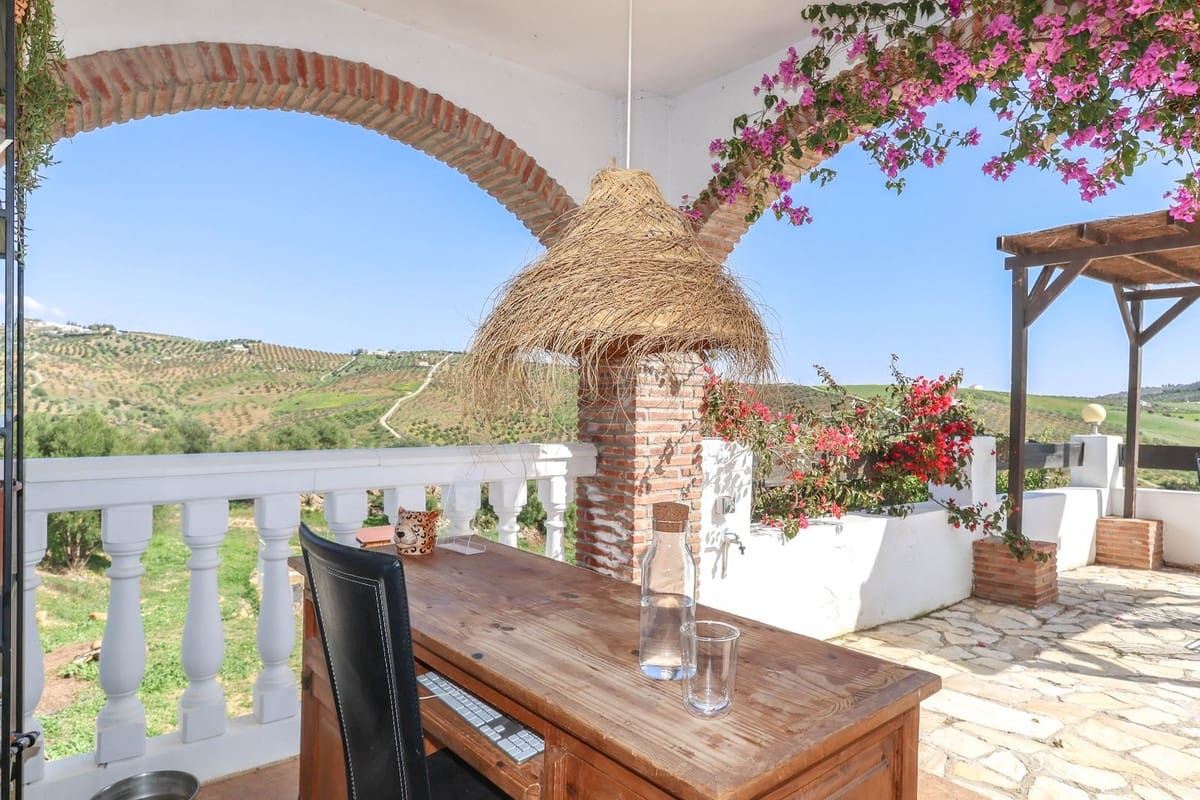 4 quarto Moradia para venda em Alozaina com piscina garagem - 690 000 € (Ref: 8820798)