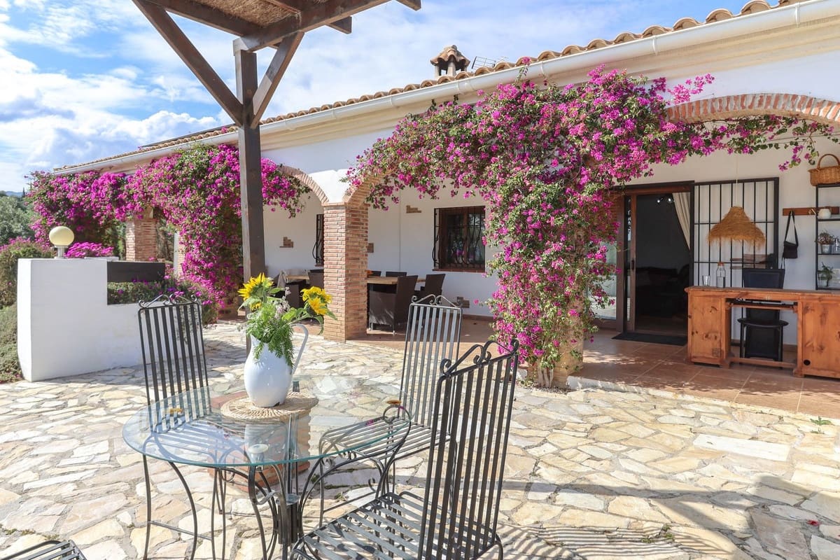 4 quarto Moradia para venda em Alozaina com piscina garagem - 690 000 € (Ref: 8820798)