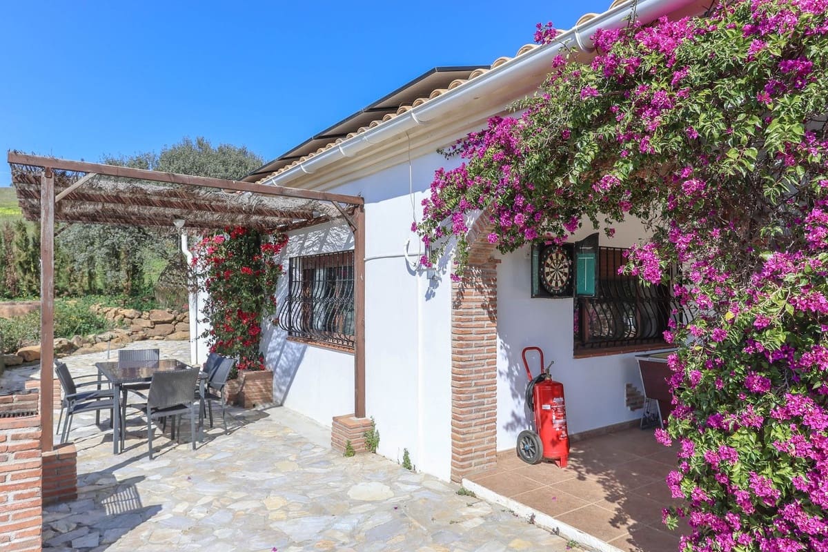 4 quarto Moradia para venda em Alozaina com piscina garagem - 690 000 € (Ref: 8820798)