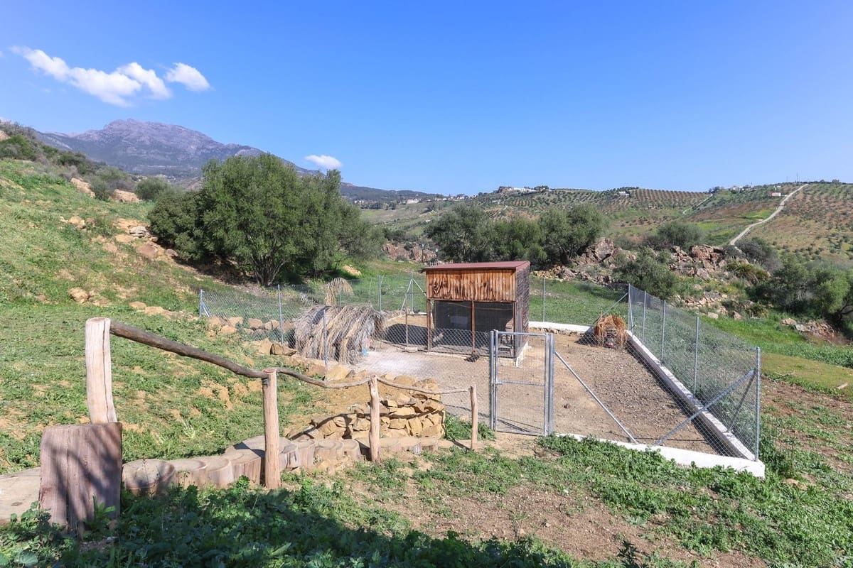 4 quarto Moradia para venda em Alozaina com piscina garagem - 690 000 € (Ref: 8820798)