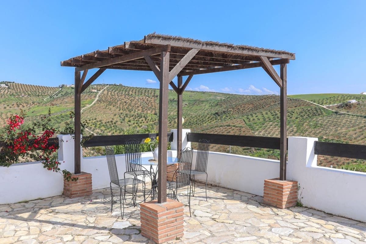 4 quarto Moradia para venda em Alozaina com piscina garagem - 690 000 € (Ref: 8820798)