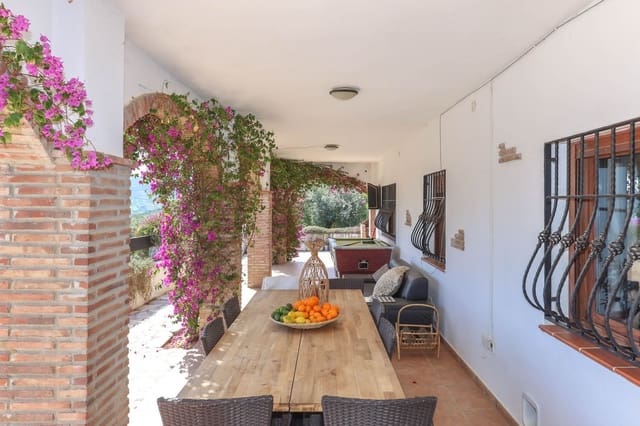 4 soveværelse Villa til salg i Alozaina med swimmingpool garage - € 690.000 (Ref: 8820798)