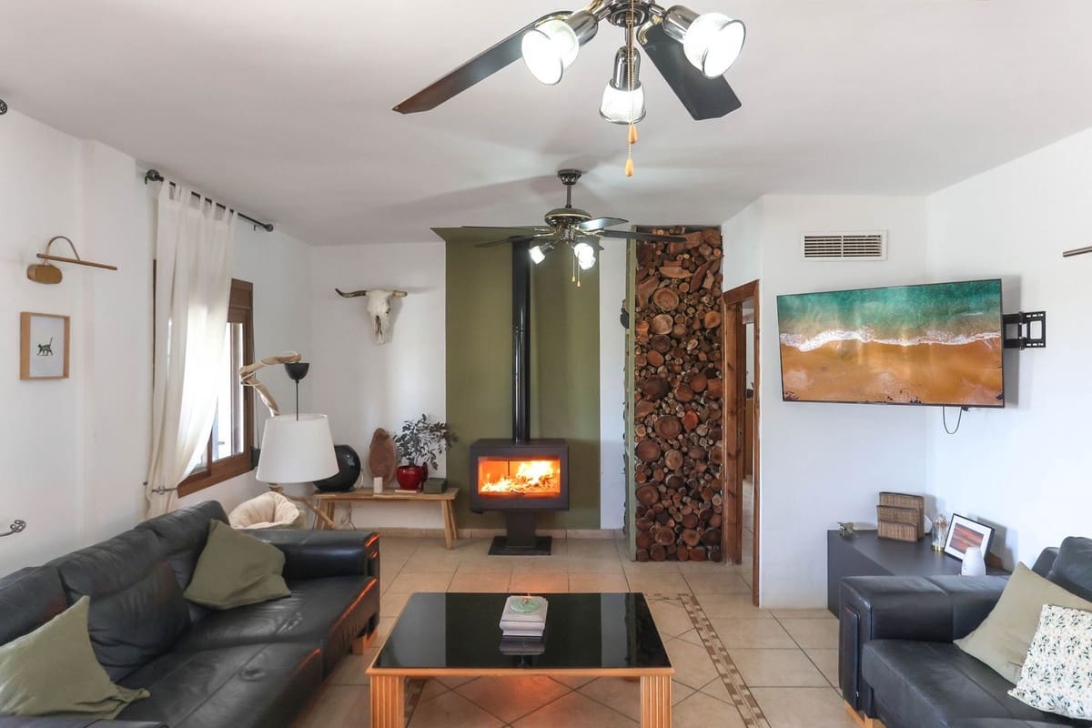 4 bedroom Villa for sale in Alozaina with pool garage - € 690,000 (Ref: 8820798)