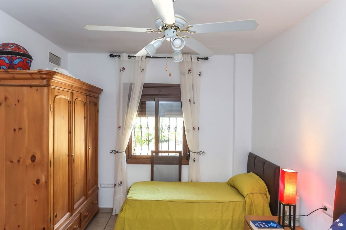 4 bedroom Villa for sale in Alozaina with pool garage - € 690,000 (Ref: 8820798)