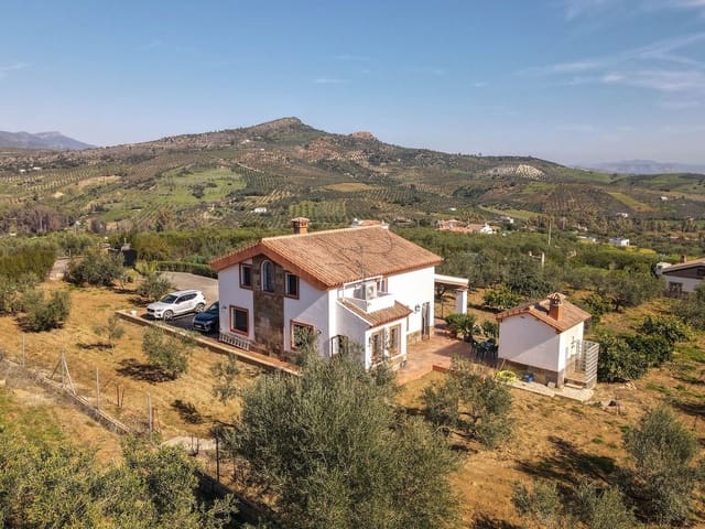 4 soveværelse Villa til salg i Guaro med garage - € 395.000 (Ref: 8863435)