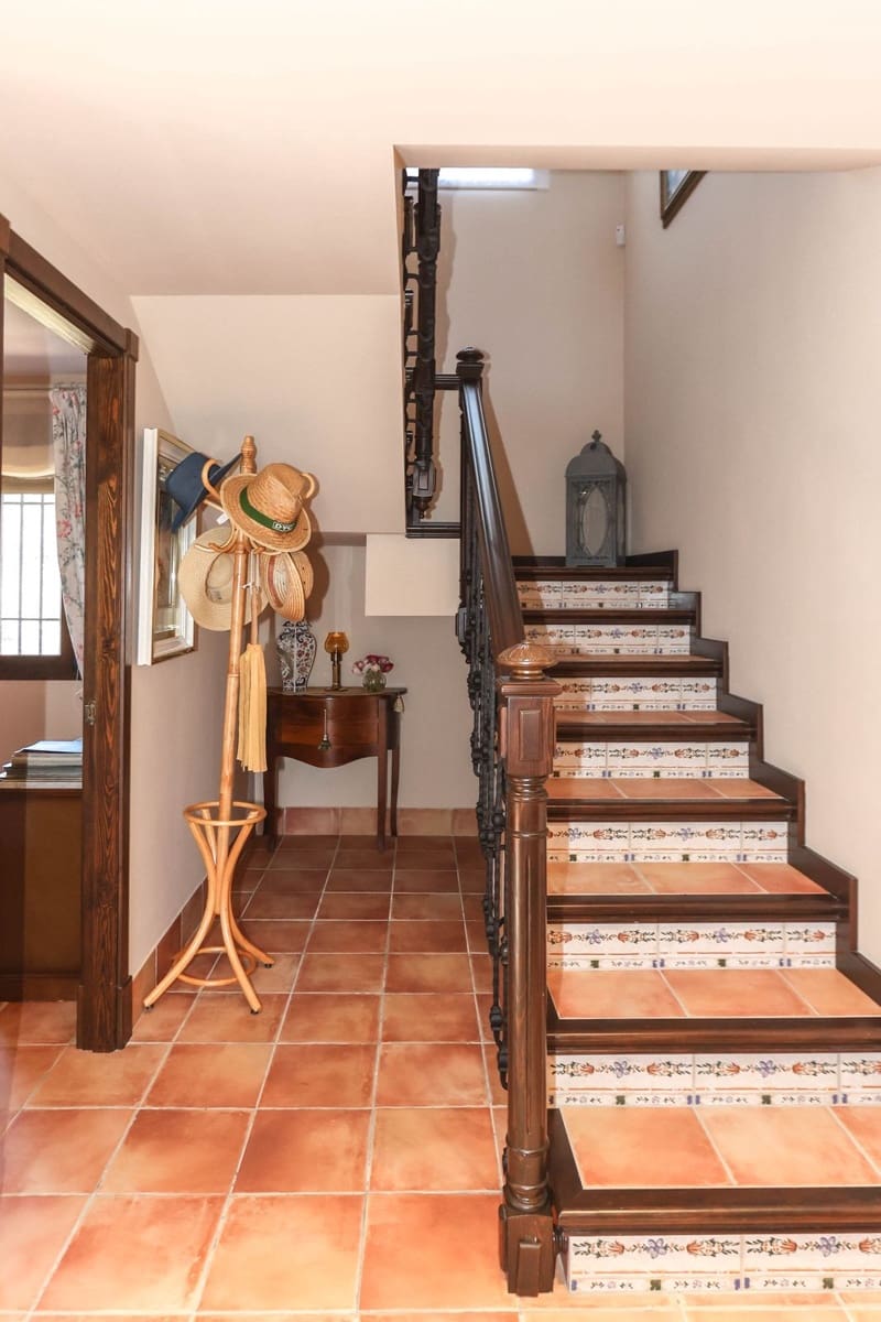 4 Zimmer Villa zu verkaufen in Guaro mit Garage - 395.000 € (Ref: 8863435)