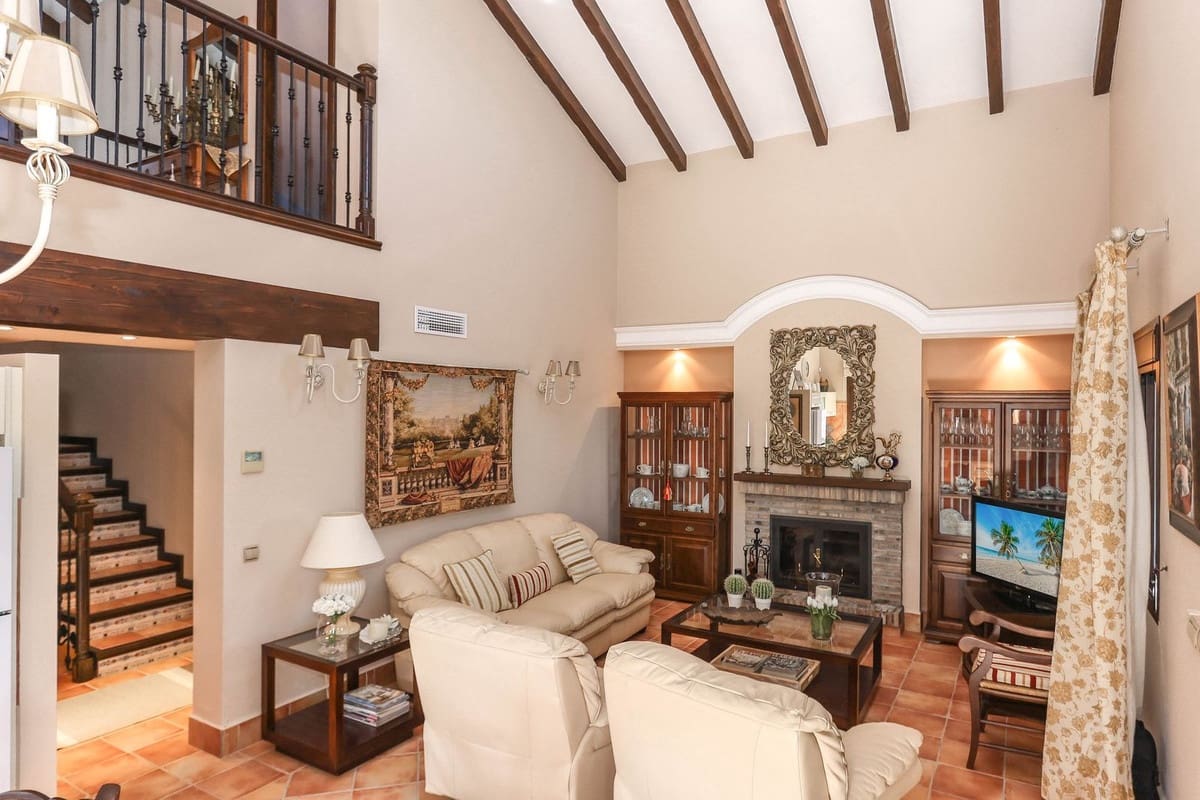 4 Zimmer Villa zu verkaufen in Guaro mit Garage - 395.000 € (Ref: 8863435)