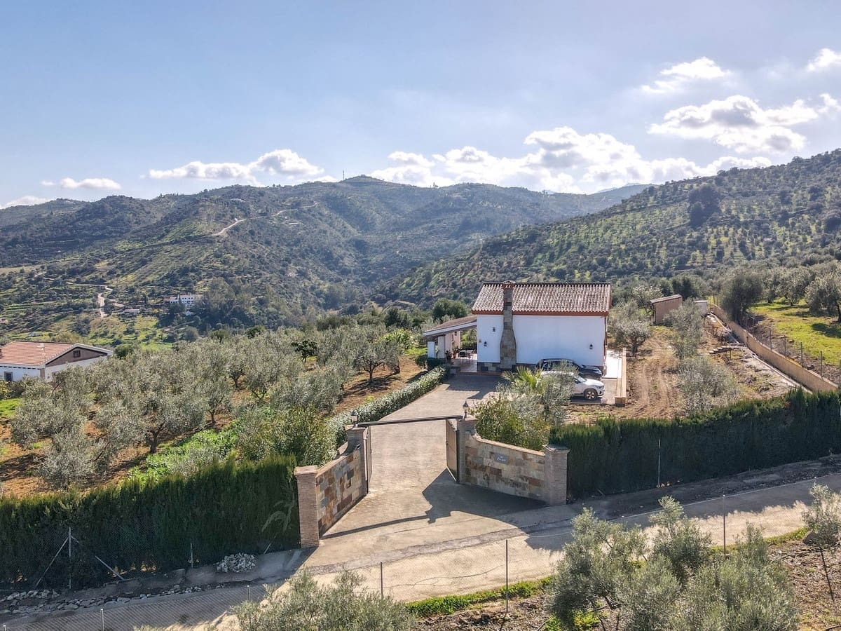 4 Zimmer Villa zu verkaufen in Guaro mit Garage - 395.000 € (Ref: 8863435)