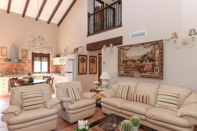 4 makuuhuone Huvila myytävänä paikassa Guaro mukana 
autotalli - 395 000 € (Ref: 8863435)