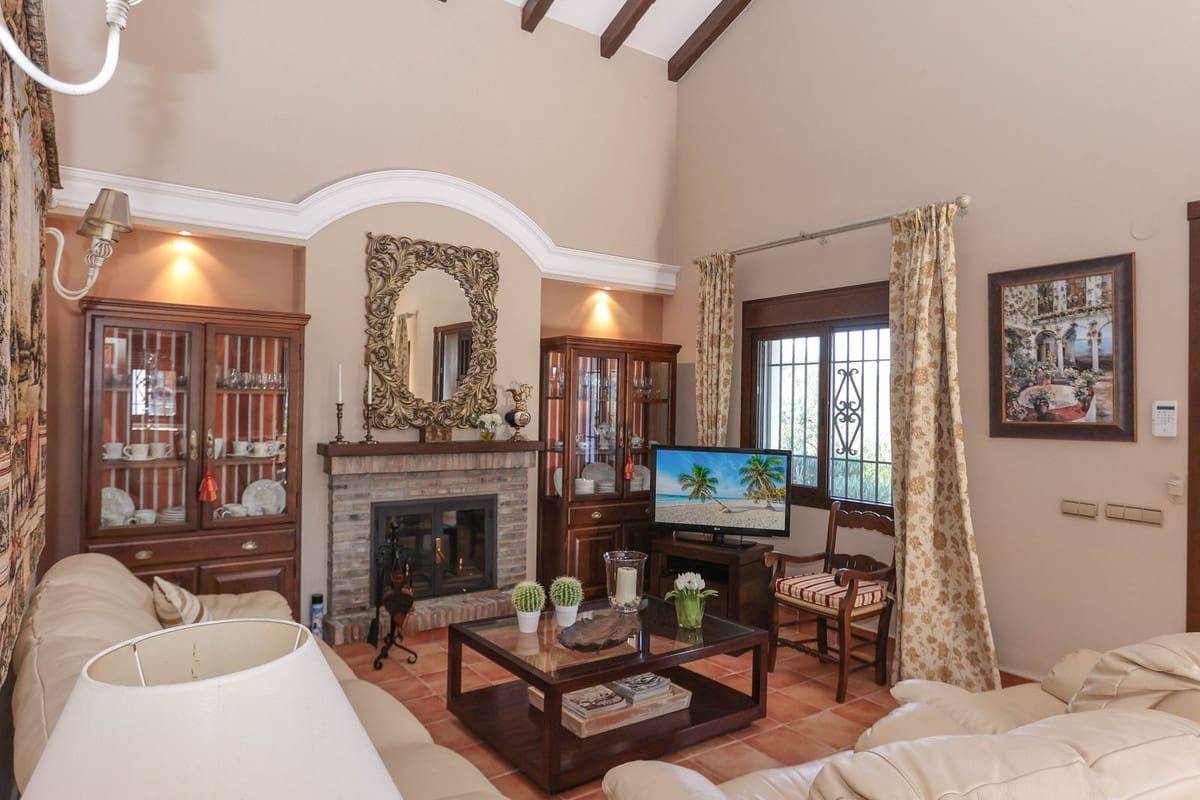 4 sypialnia Willa na sprzedaż w Guaro z garażem - 395 000 € (Ref: 8863435)