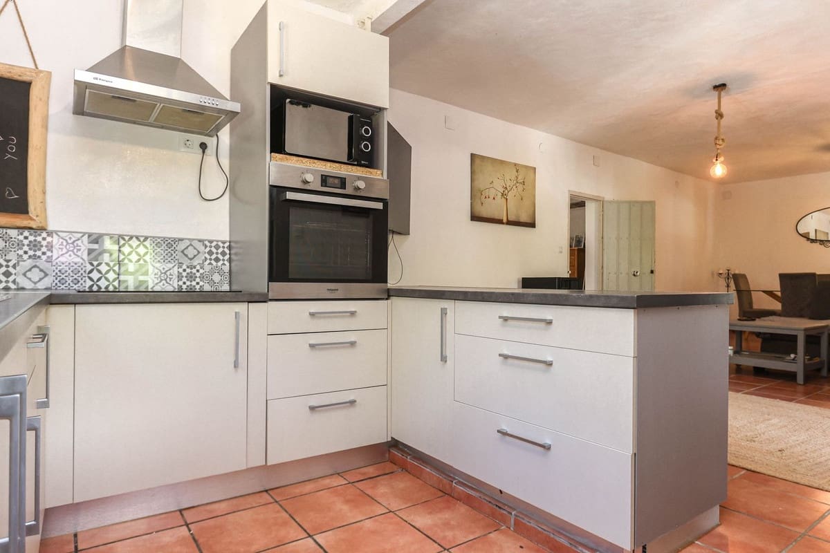 3 soverom Villa til salgs i Casarabonela med garasje - € 349 000 (Ref: 8904100)