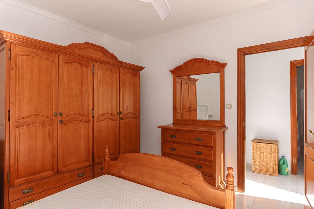 3 slaapkamer Huis te koop in Yunquera - € 99.000 (Ref: 8941055)