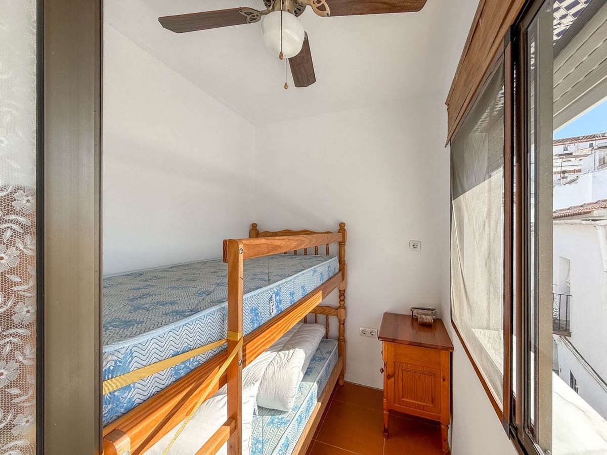 3 slaapkamer Huis te koop in Yunquera - € 99.000 (Ref: 8941055)