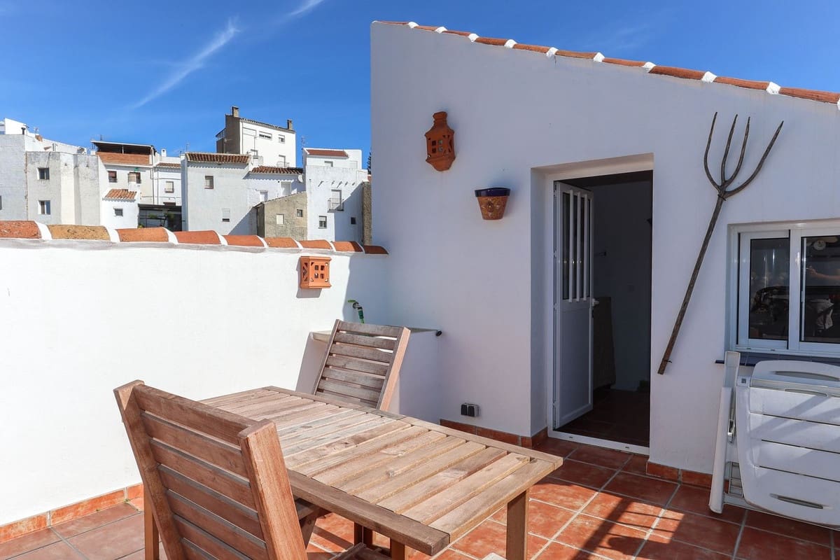 3 soverom Hus til salgs i Yunquera - € 99 000 (Ref: 8941055)