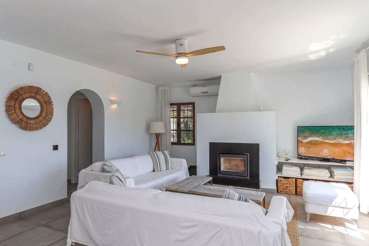 3 soverom Villa til salgs i Coin med svømmebasseng garasje - € 485 000 (Ref: 8953292)