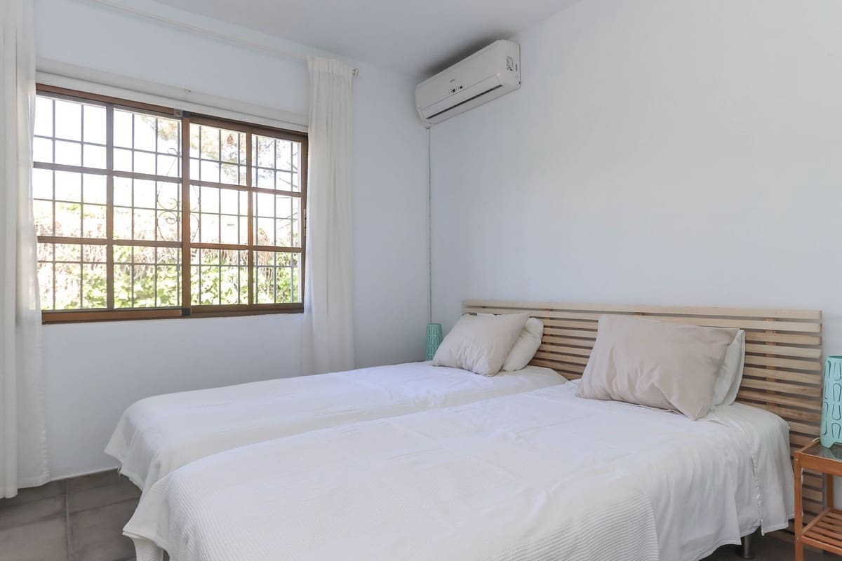 3 soverom Villa til salgs i Coin med svømmebasseng garasje - € 485 000 (Ref: 8953292)