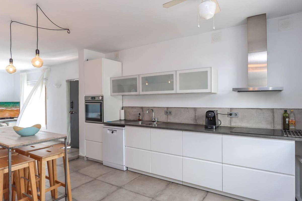 3 soverom Villa til salgs i Coin med svømmebasseng garasje - € 485 000 (Ref: 8953292)