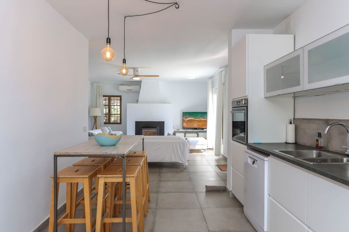 3 soverom Villa til salgs i Coin med svømmebasseng garasje - € 485 000 (Ref: 8953292)