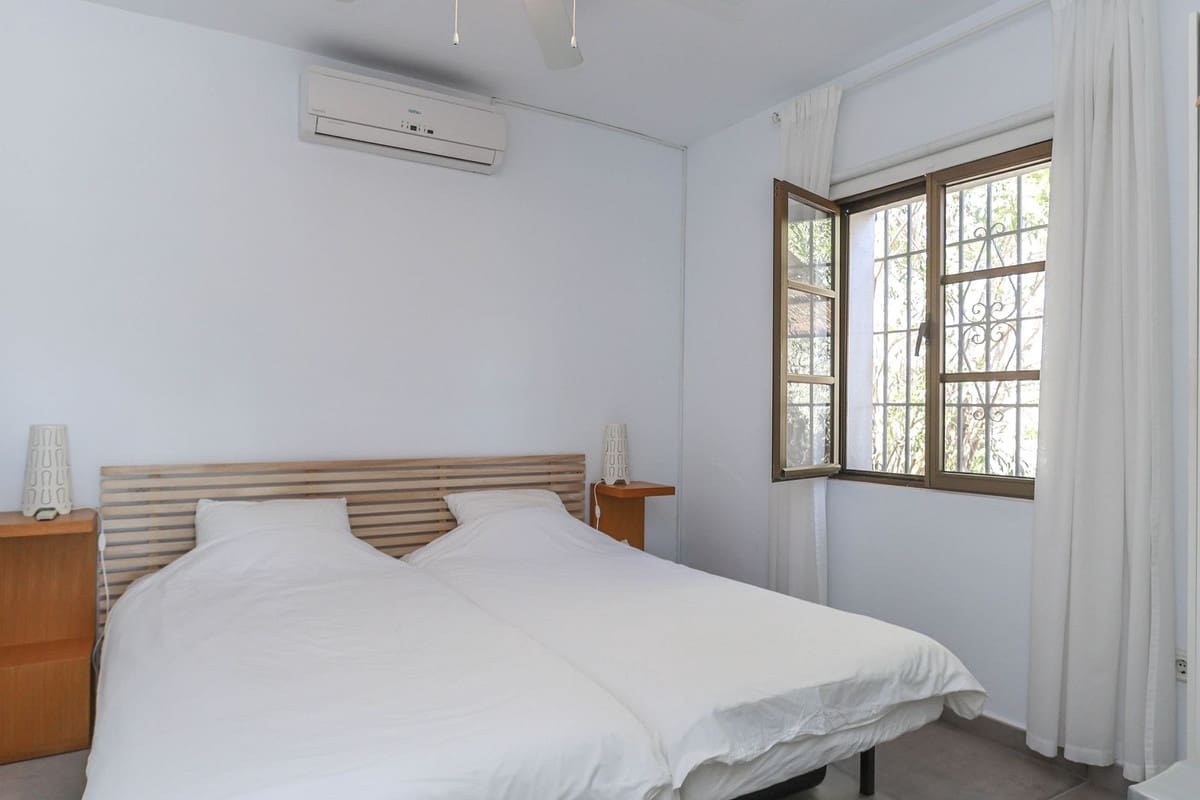 3 soverom Villa til salgs i Coin med svømmebasseng garasje - € 485 000 (Ref: 8953292)